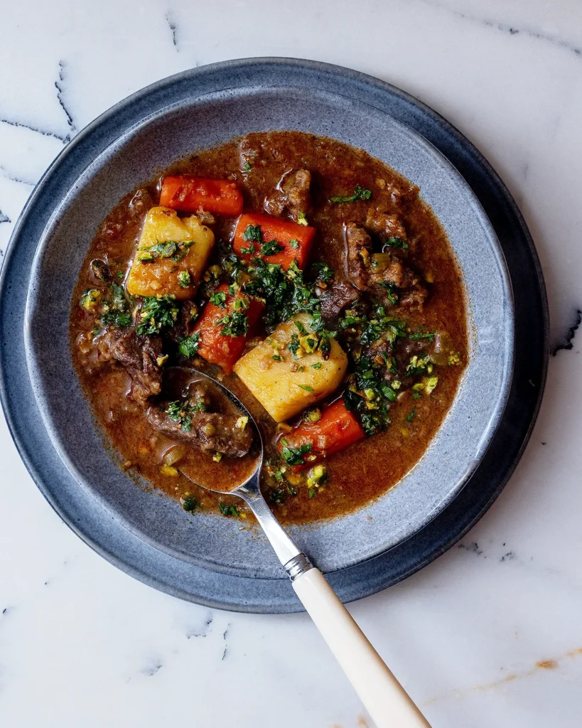 Beef stew with pistachios