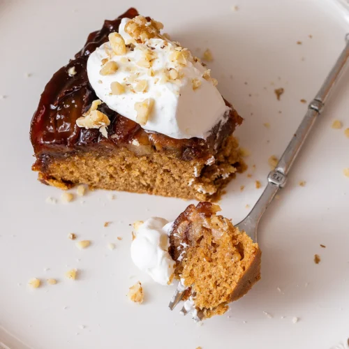 Banana upside down cake with whipped cream