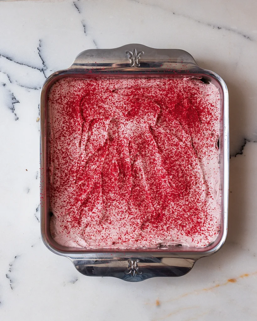 Dust with raspberry powder