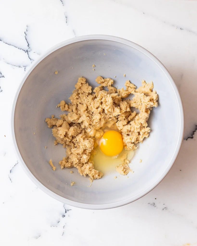 add egg to cake batter