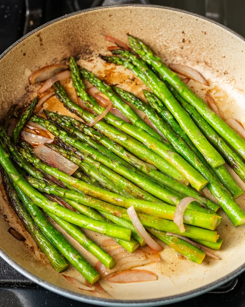 Asparagus with shallots
