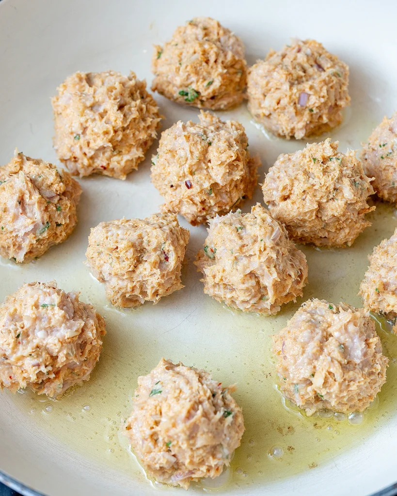 Fry chicken meatballs
