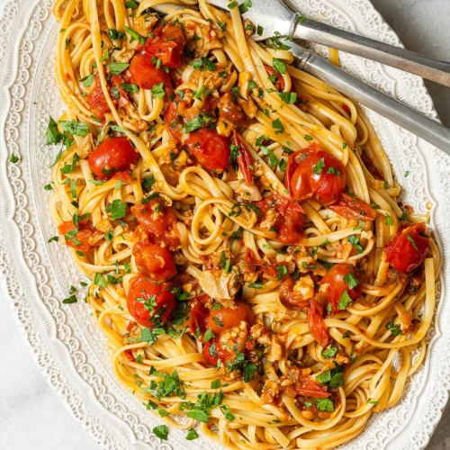 Spicy Clam and Tomato Linguine Recipe