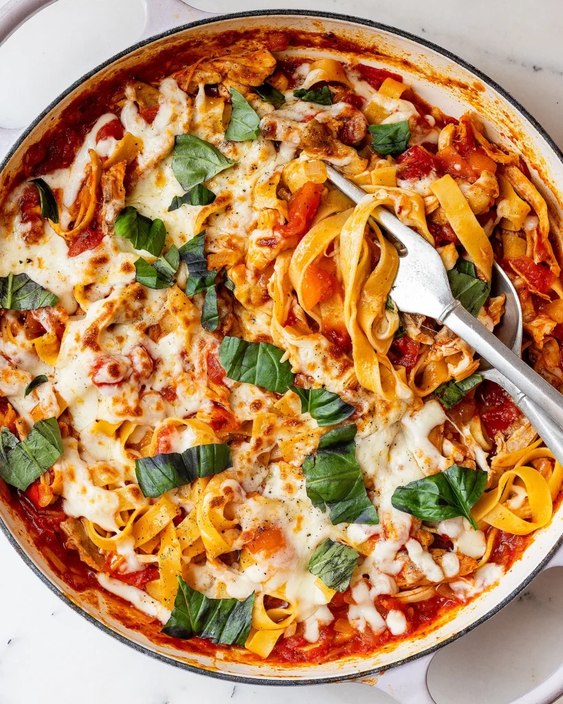 Fresh tomato and chicken ragu